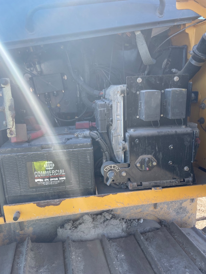 2013 DEERE 700K LGP - Image 11